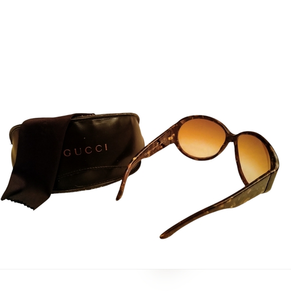Rare vintage Gucci sunglasses with original case and dust cloth discontinued - Picture 3 of 8